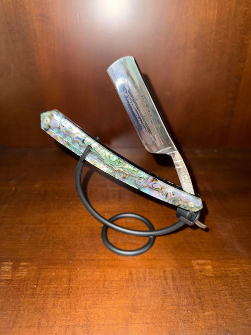 Thiers Issard 'Le Transatlantique' Straight Razor 6/8" 188 Abalone Scales - Carbon Steel - Round Point