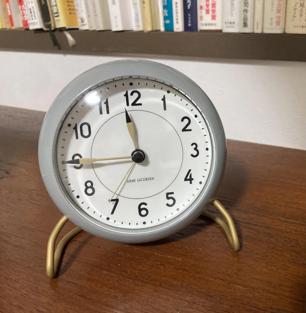 アルネ・ヤコブセン テーブルクロック ステーション