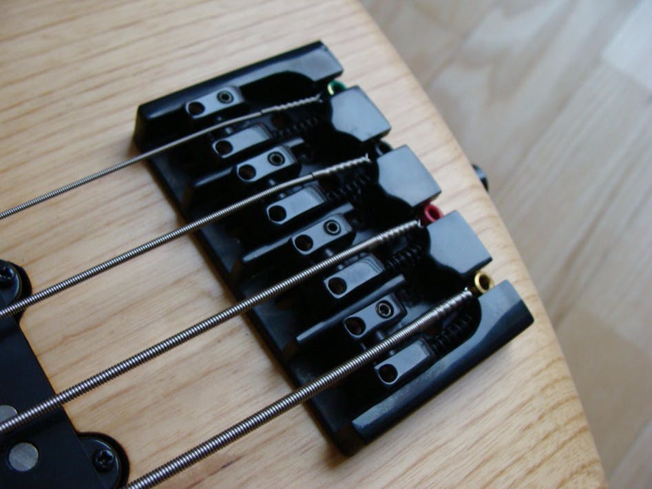 Guyker GB407 4 String Bass Zinc Alloy Bridge Guyker GB407 4 String Bass Zinc Alloy Bridge