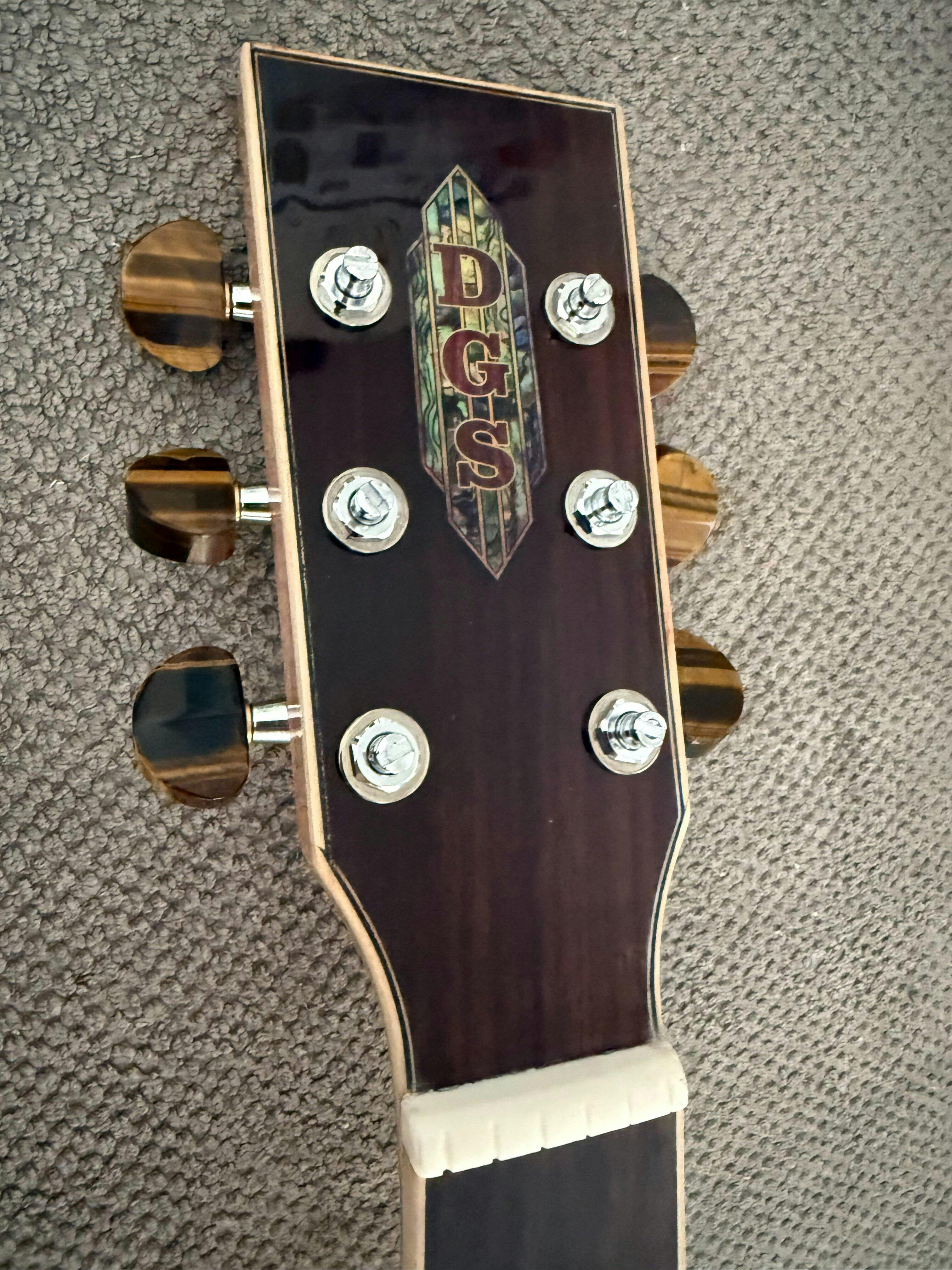 Guyker TB-008 Guyker Tuning Peg Buttons Brown for 3R3L Tuners