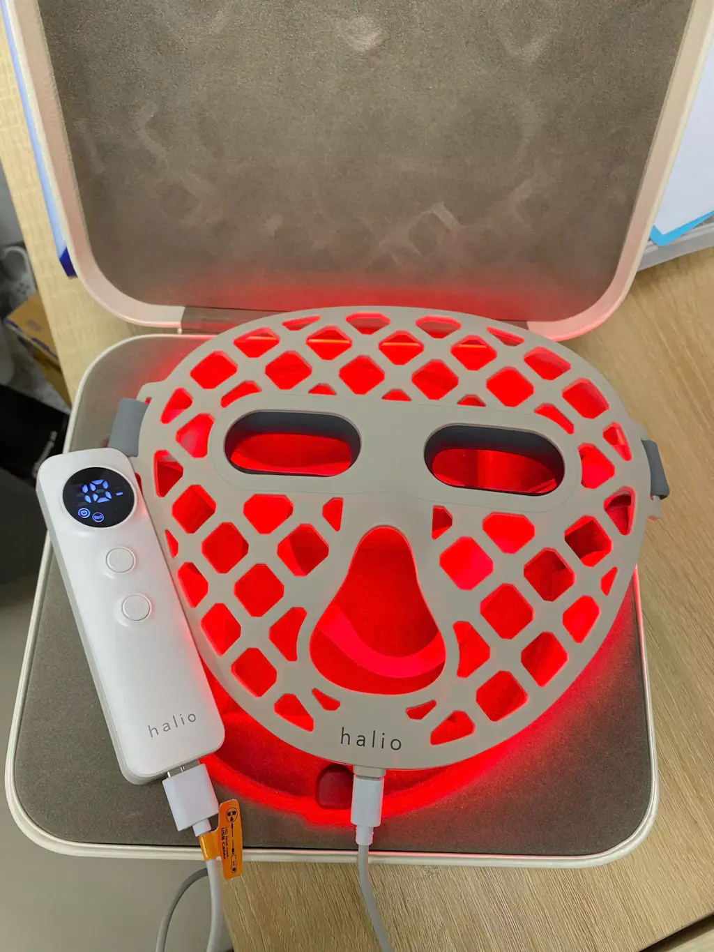 Halio PureGlow Ultralite Silicone LED Face Mask (sku: HL-HRM-DV-WT
