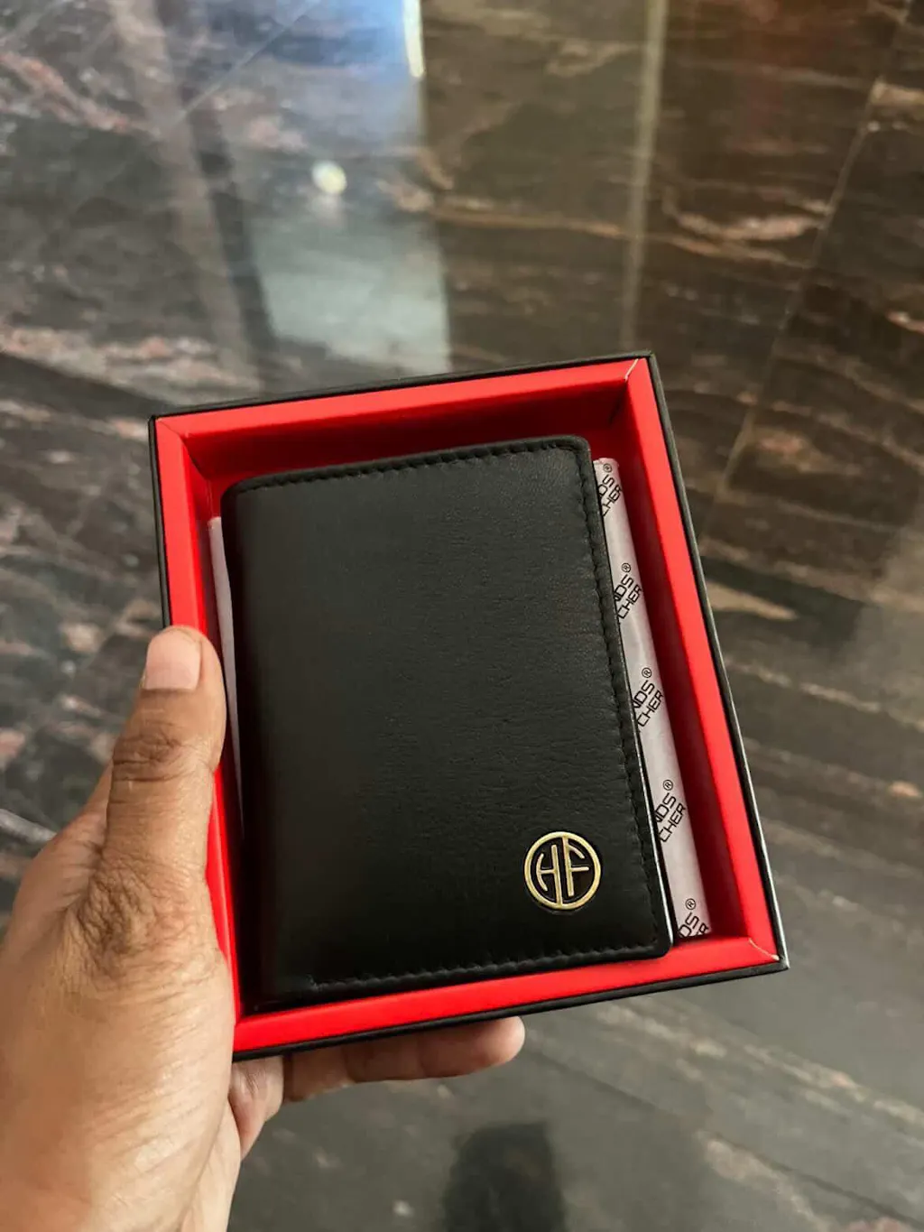 Trifold Mens leather wallets with RFID Protected Leather Wallet for Men - Leather Wallets for Men with 5 Card Slots