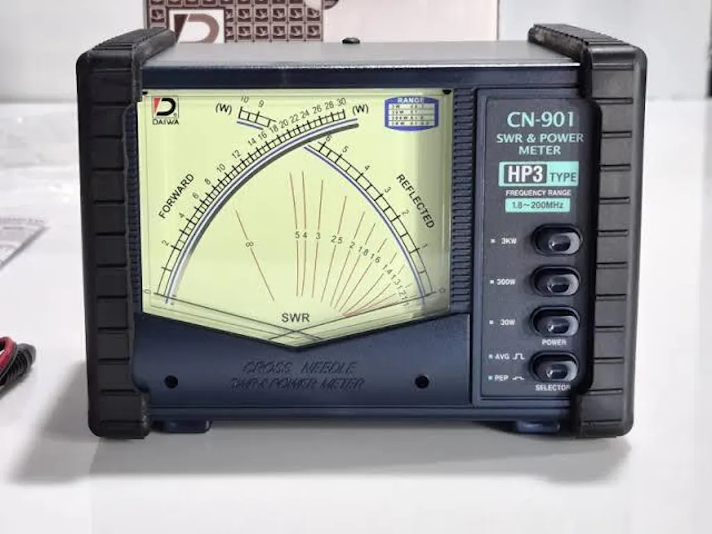 Daiwa CN-901VN Professional Series - Rosmetro/Wattmetro 140-525 MHz 200W - PARI AL NUOVO