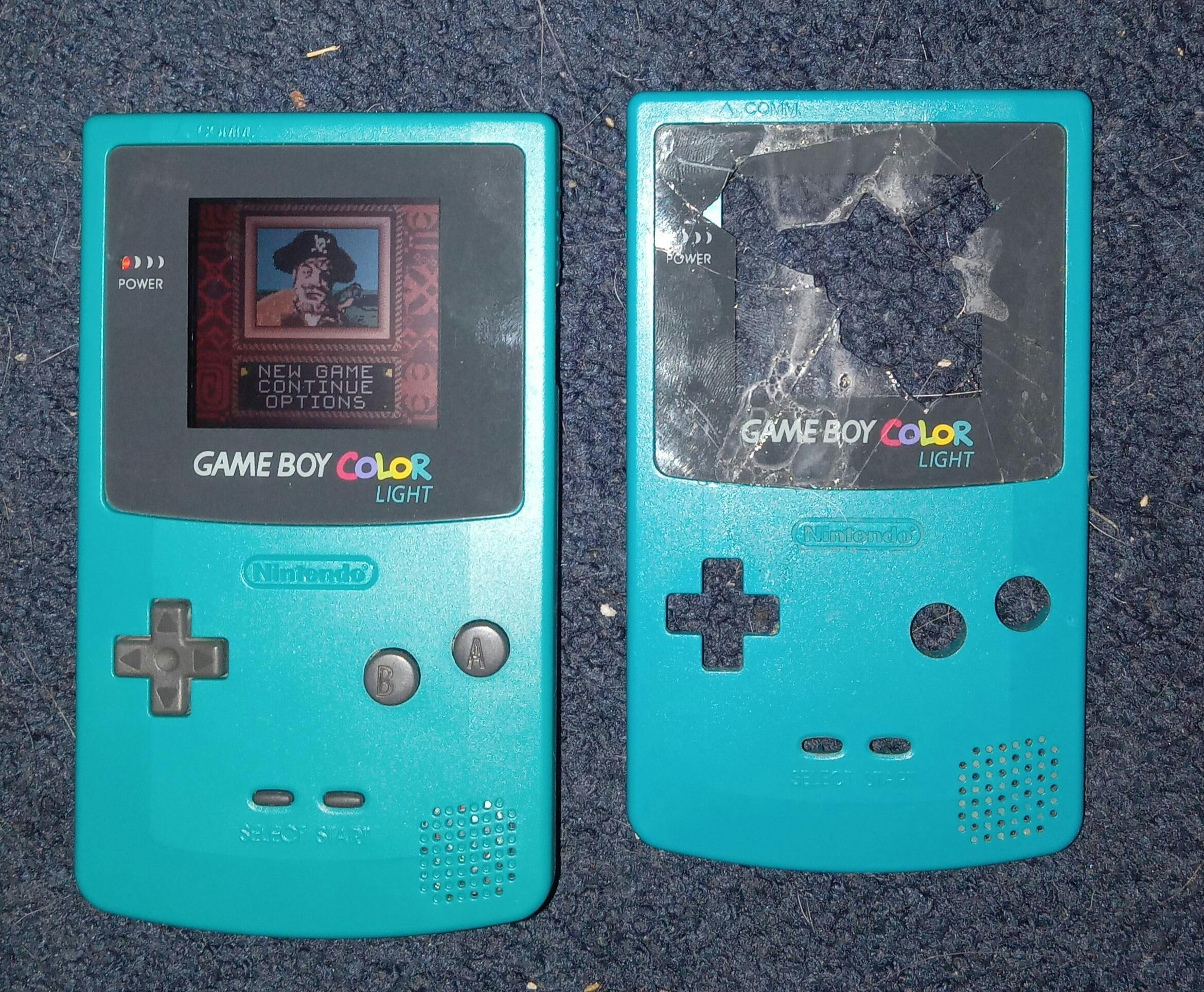 Nintendo hot Game Boy Color in Teal