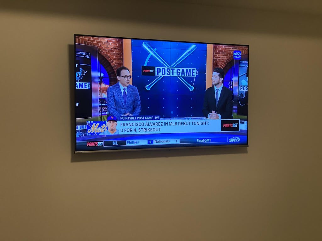 The NO STUD DIY TV mount that hangs any TV in minutes HangSmartTV® Hang Smart TV