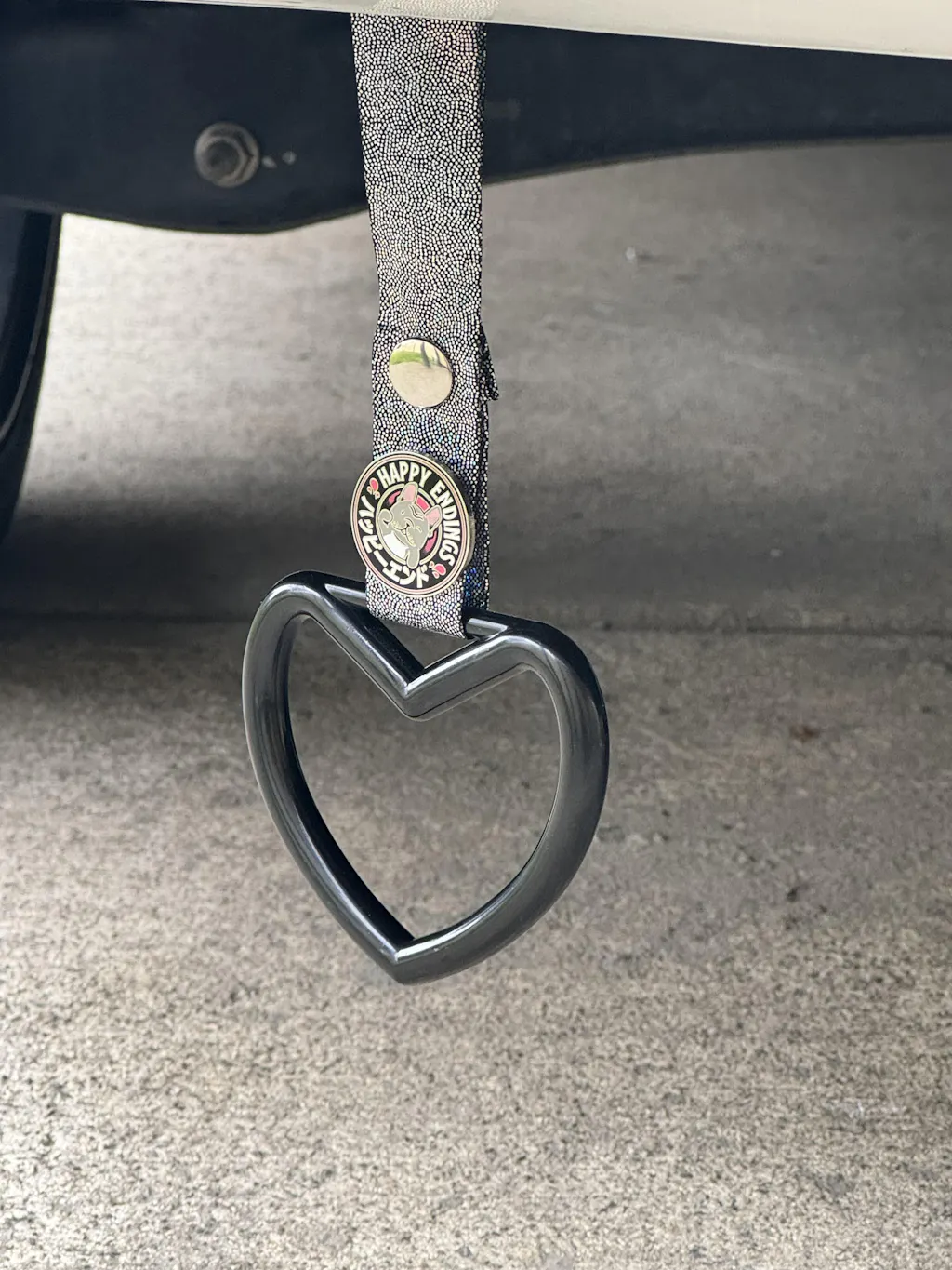 Tsurikawa - White Heart (Pink Glitter Strap) – Happy Endings