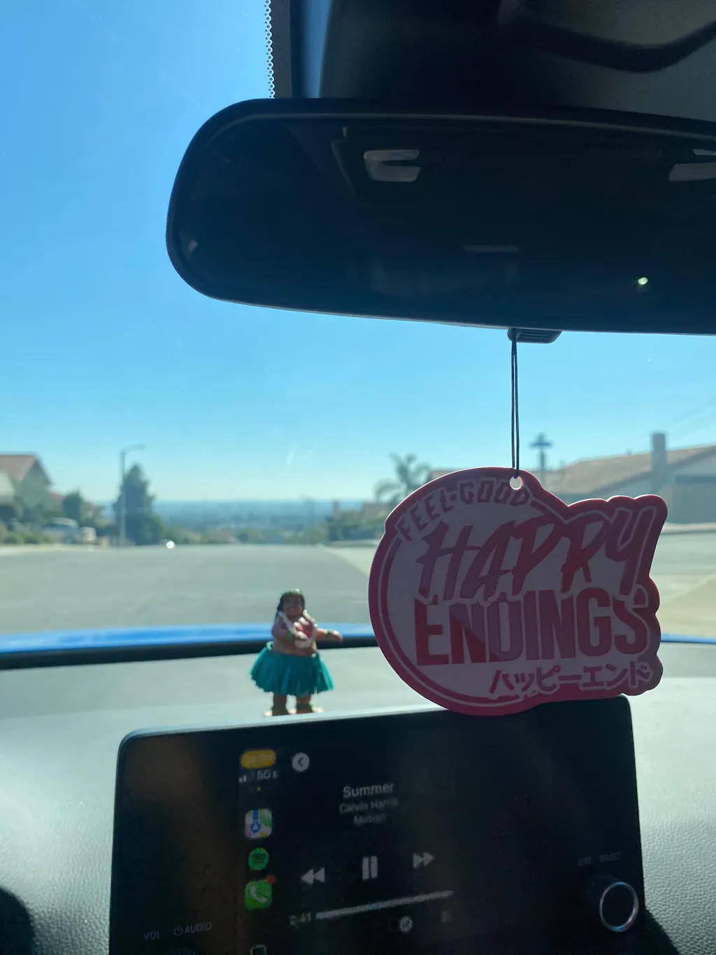 Tsurikawa - White Heart (Pink Glitter Strap) – Happy Endings