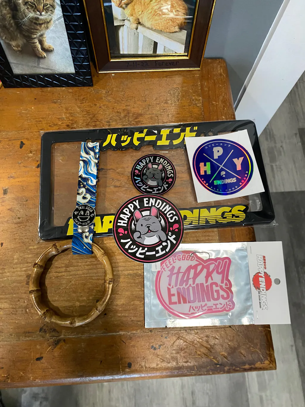 Tsurikawa - White Heart (Pink Glitter Strap) – Happy Endings