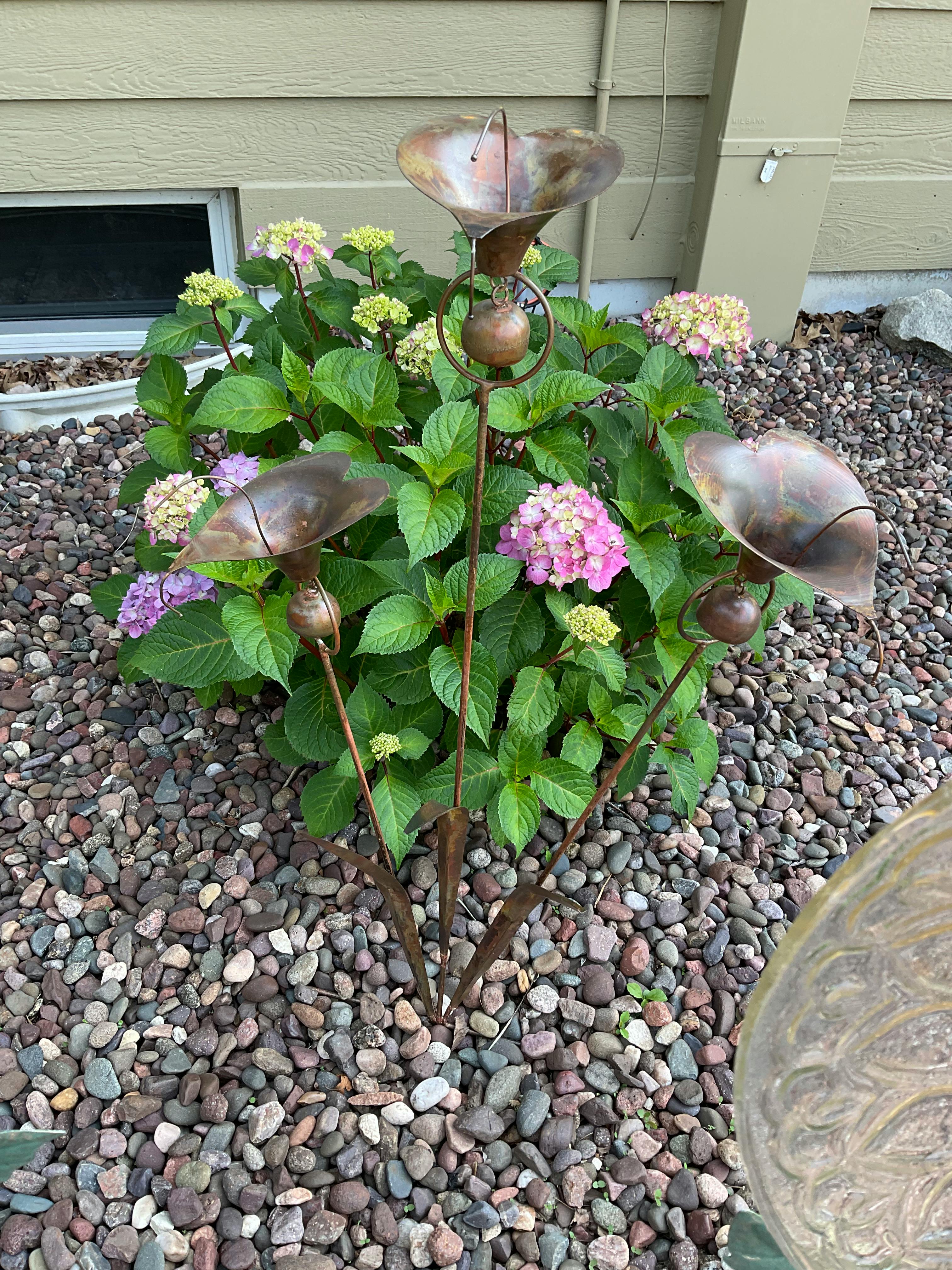 WSgift Metal Calla Lilies Flowers With Bells For Outside Yard Art Bronze Wind Chime