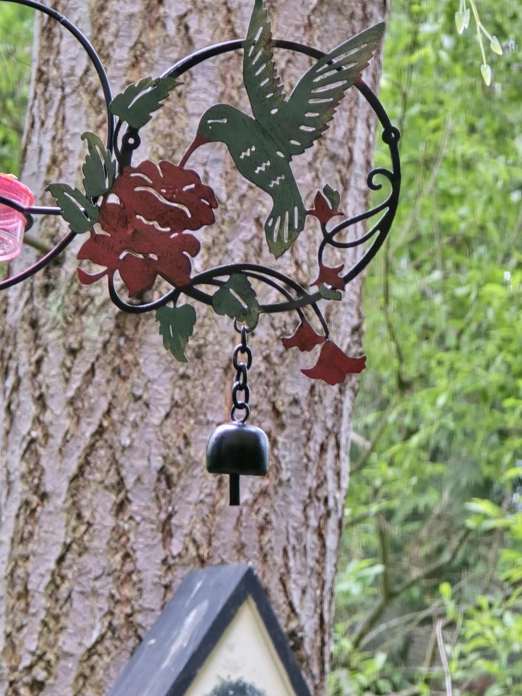 How To Hang Outdoor Wall Art Correctly