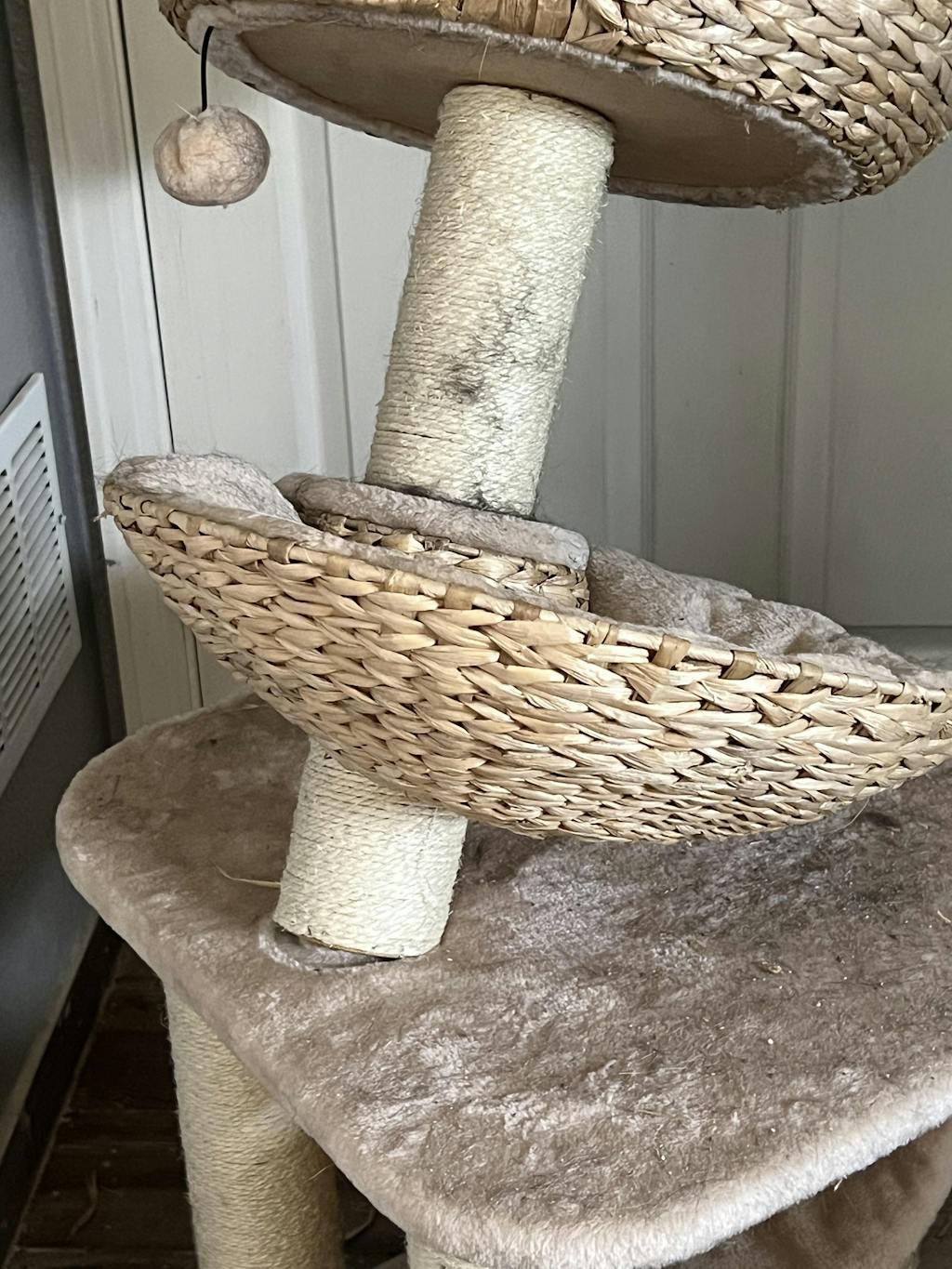Bird Nest Cat Tree Happy & Polly