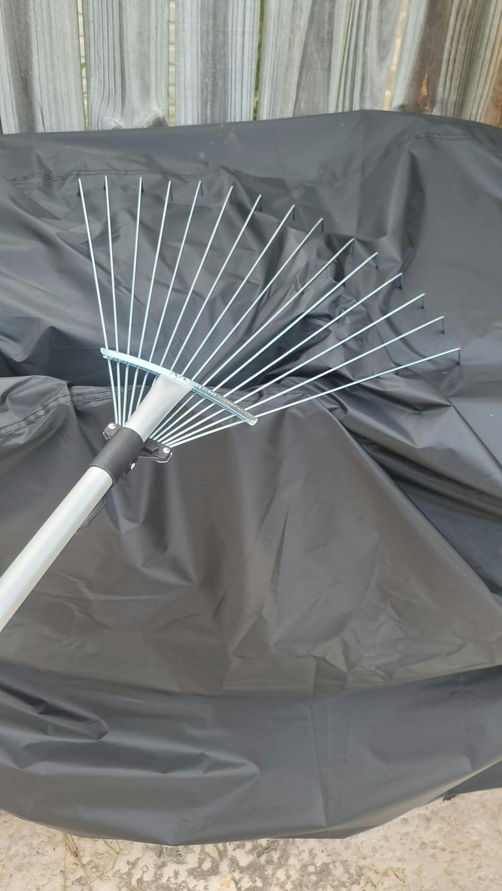 15 Tines Adjustable Leaf Rake – Hardy Garden