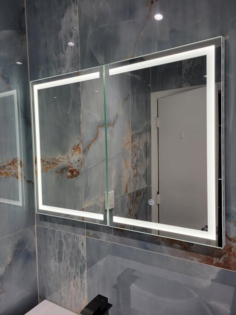 Hasuit | Lighted Medicine Cabinet with Mirror 2 Doors Wall Mounted Bathroom Mirror with Storage 31.5'' x 23.6''