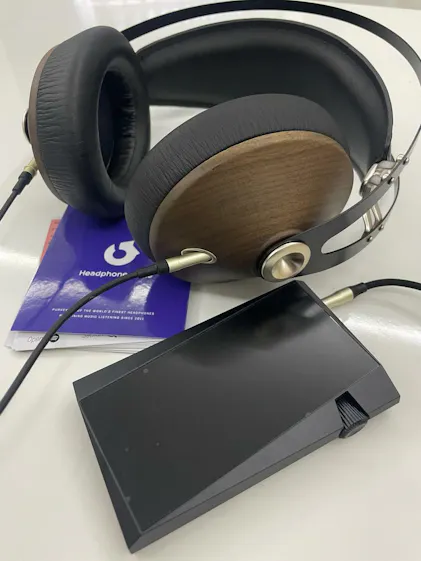 ヘッドホン MEZE AUDIO 99 Classics WALNUT GOLD Meze 99 Classics Over Ear Headphones (Walnut Gold) : Amazon.in