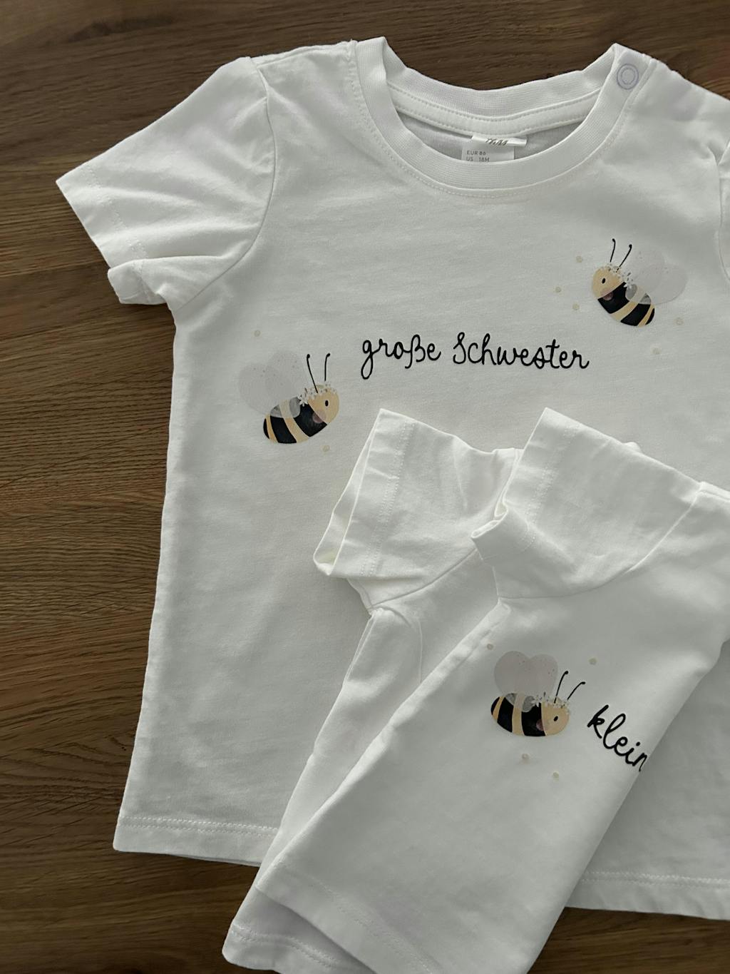 Hej Hanni Bügelbild Bienen weiss