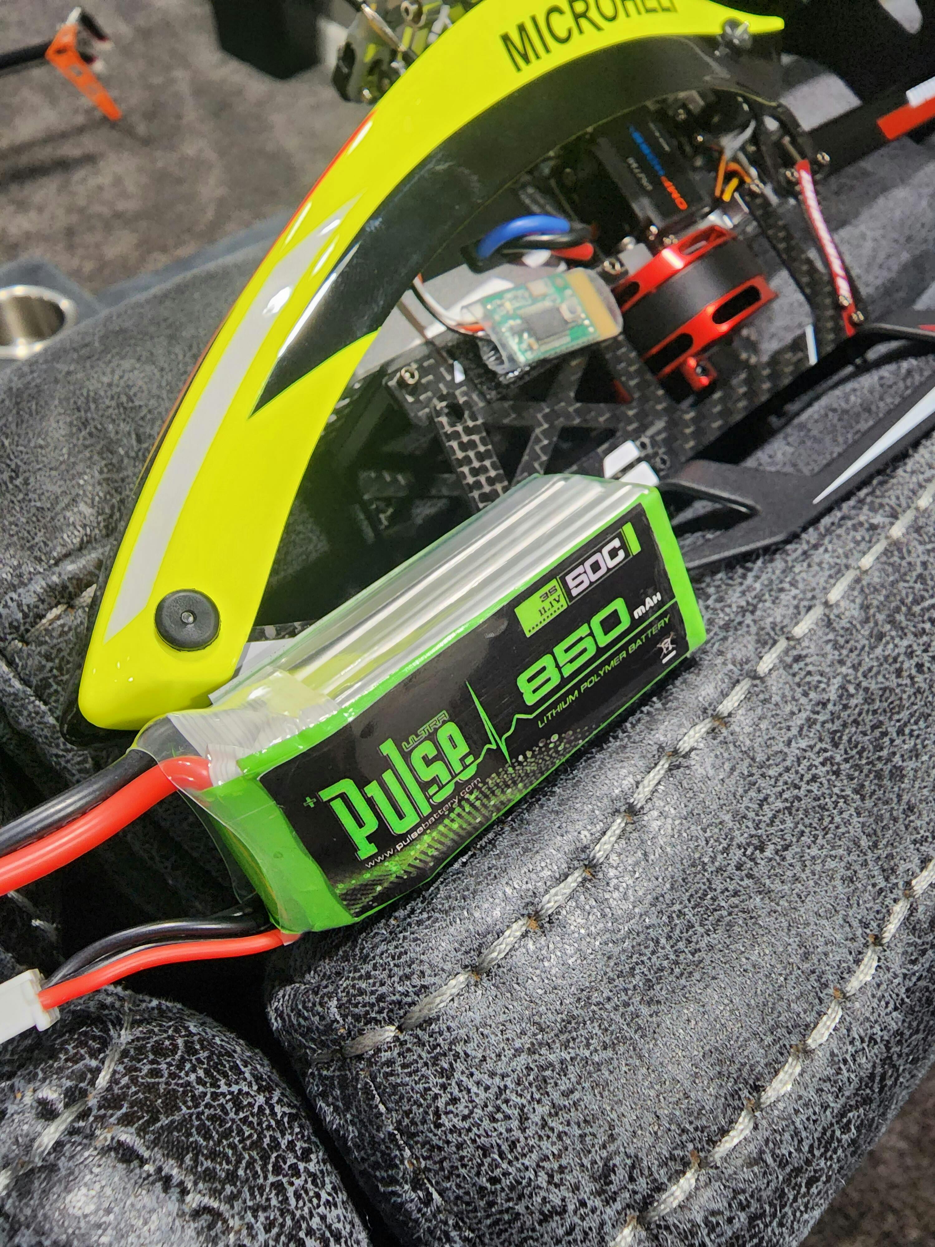 Pulse 850mAh 50C 11.1V 3S LiPo Battery - XT30 Connector | HeliDirect