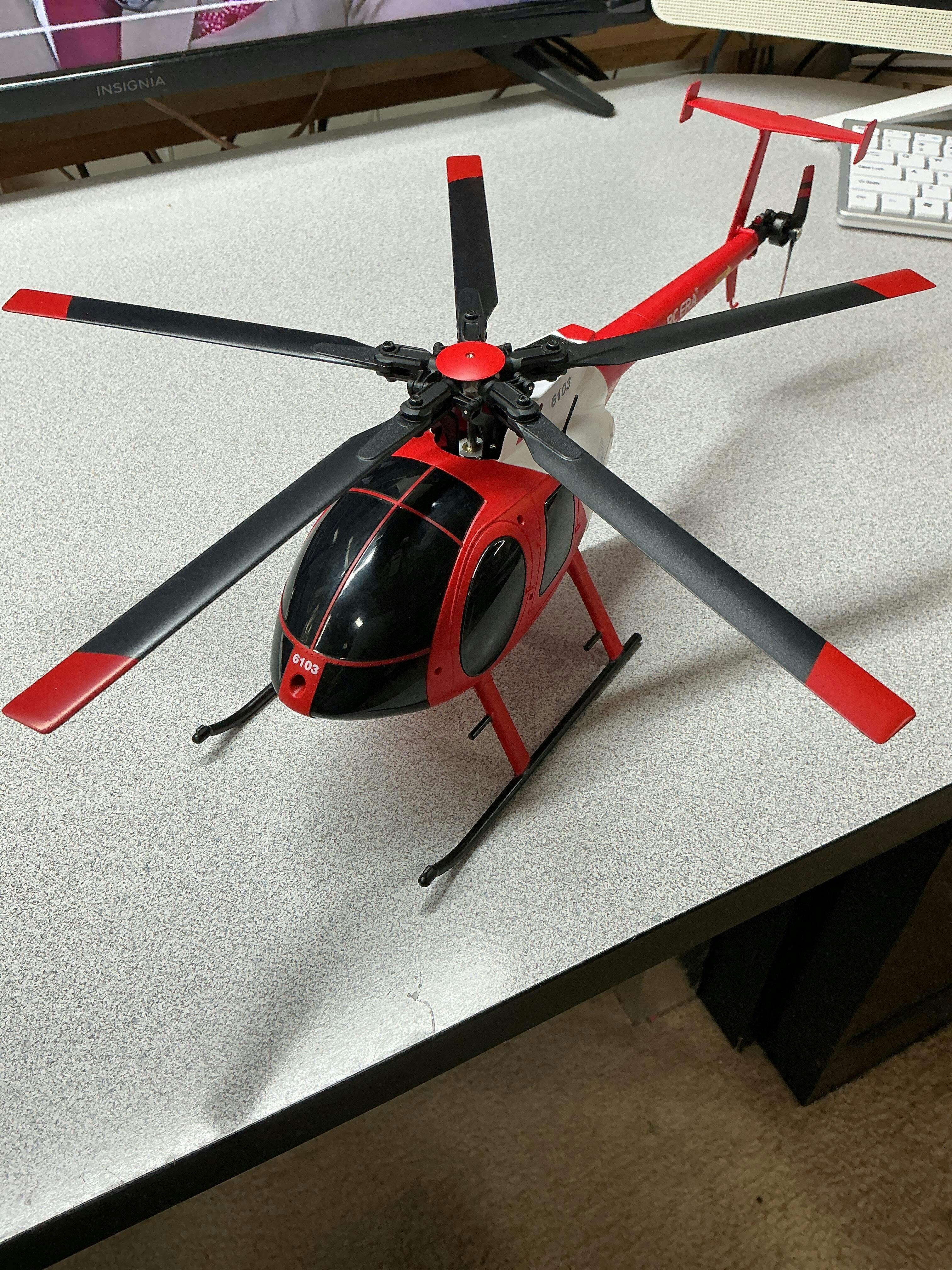 Ｕ２ ブラッド・レッド・スカイ　デラックス・エディション YX C189 MD500E 150-size 6-Axis Gyro Stabilized RTF Scale