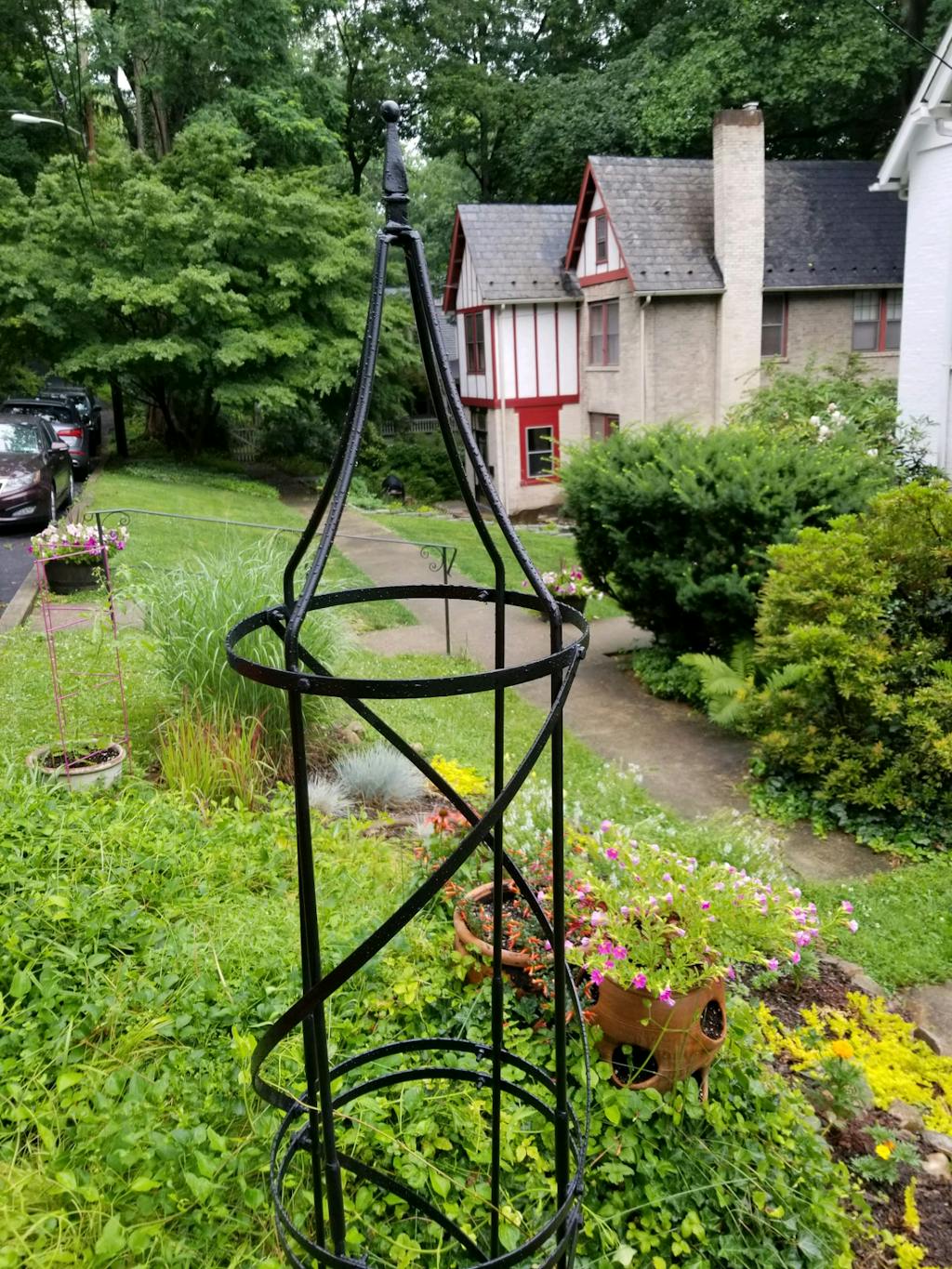 Border Tuteurs Solid Steel Obelisk 4 sizes Henderson Garden Supply