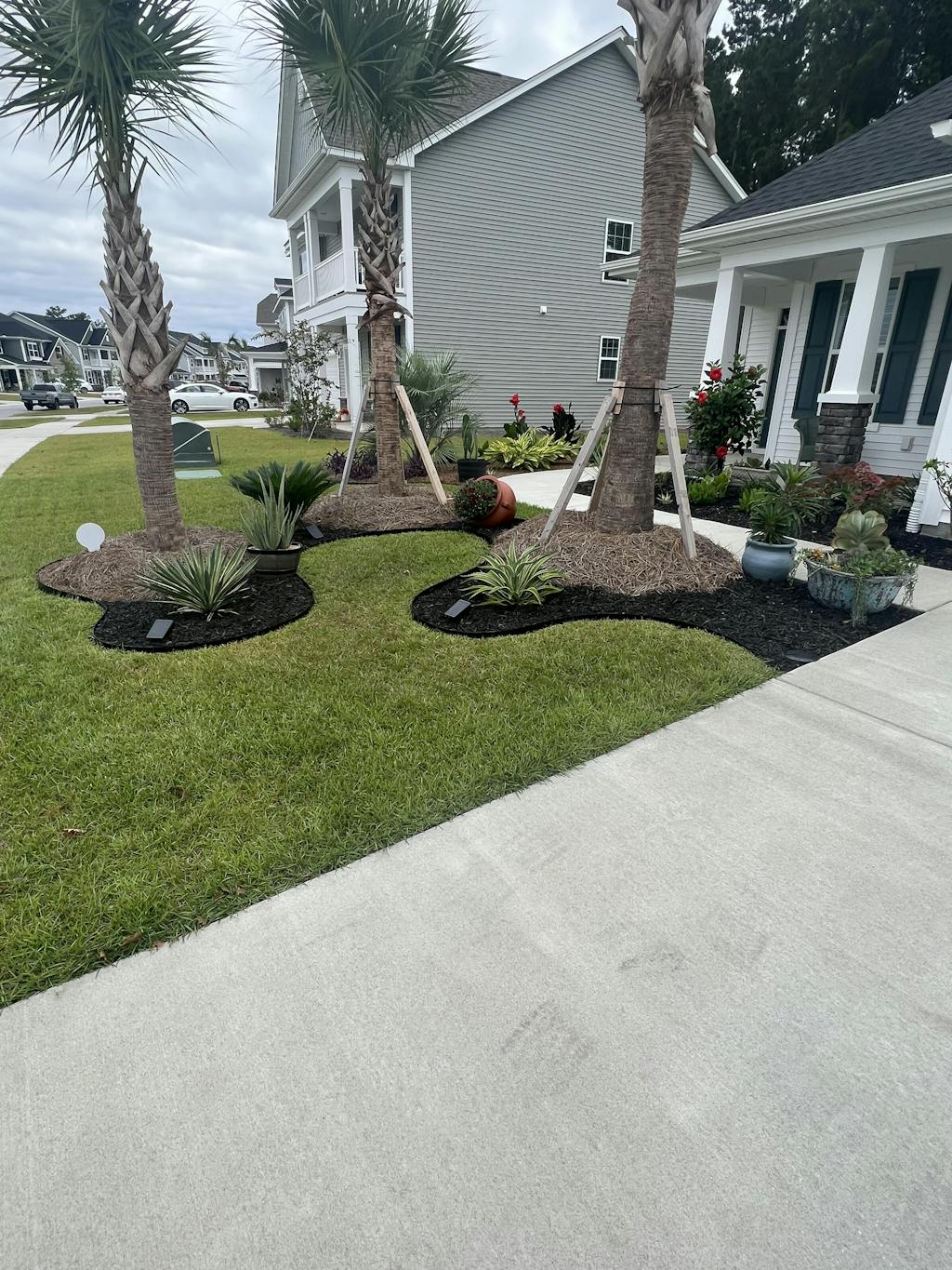 Henderson Garden Supplier of Everedge, Straightcuve CorTen, Arbors