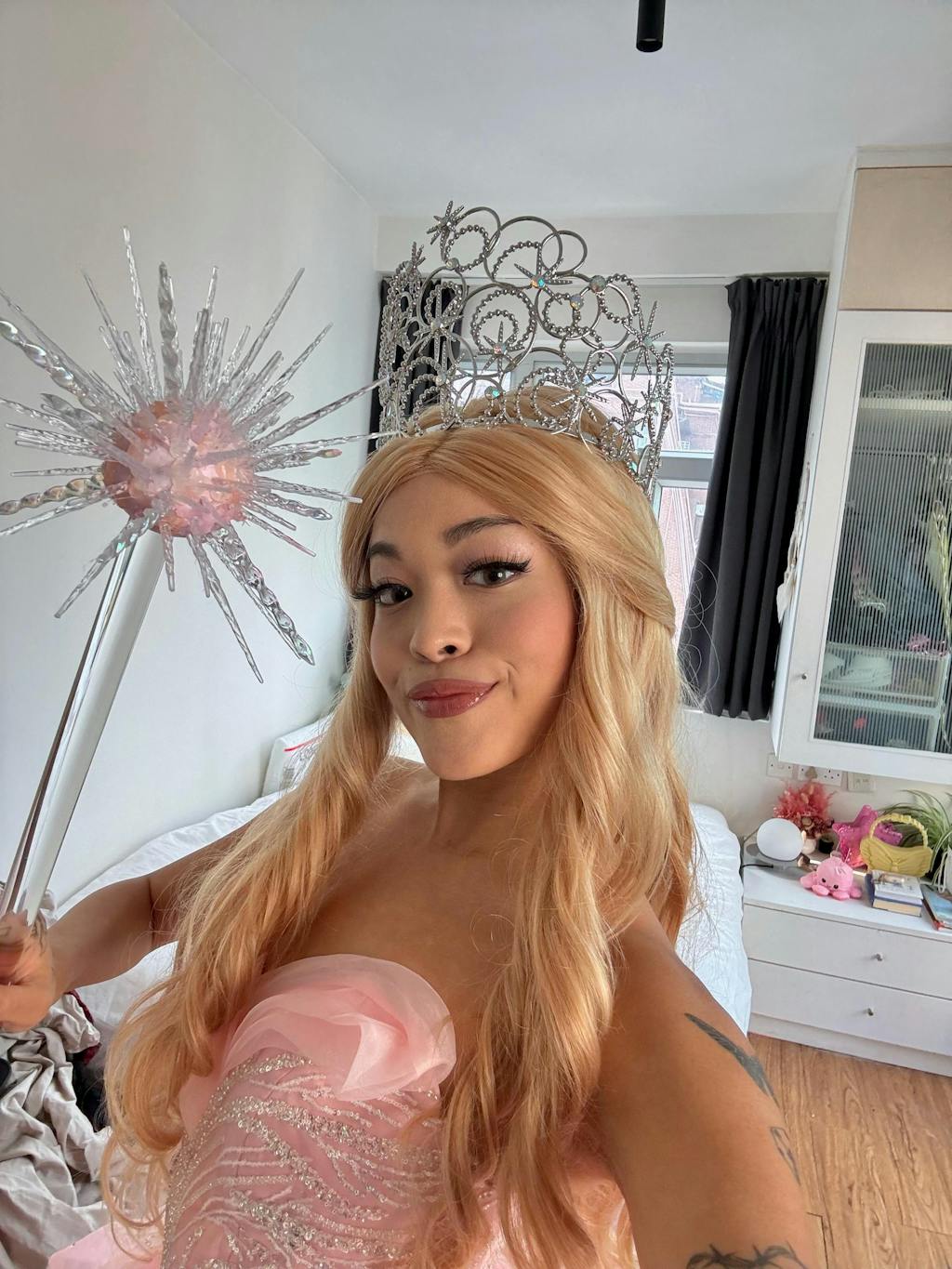 Honey Blonde Wavy Lace Front Synthetic Wig Bianca Glinda Look