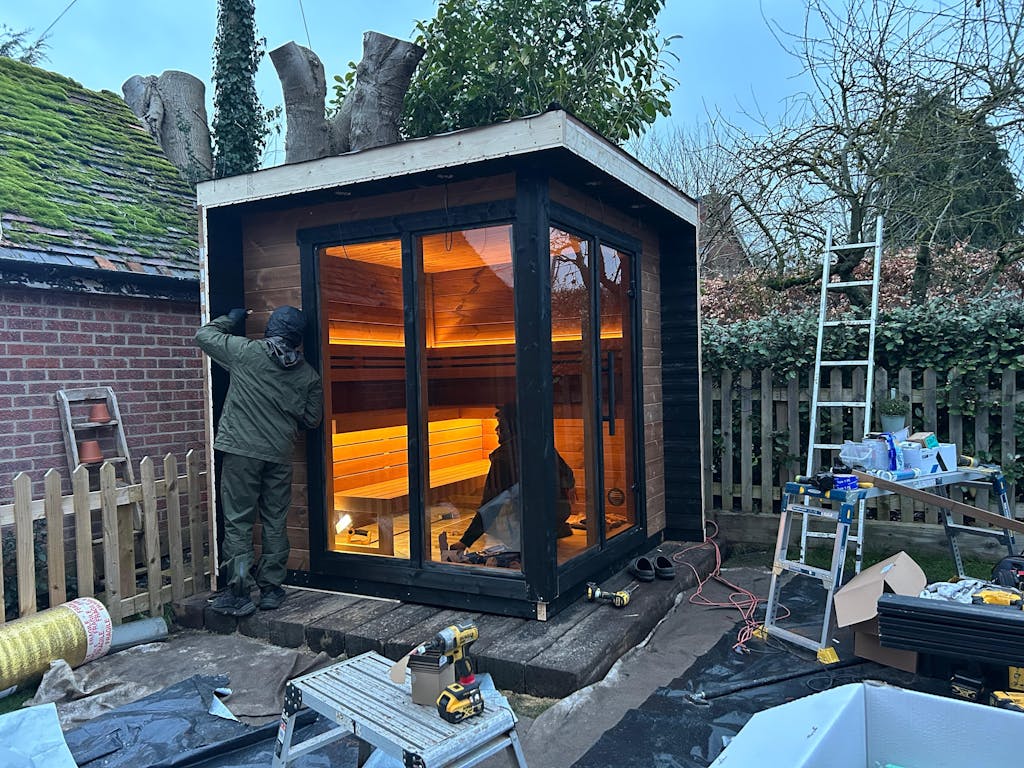 Leil® Patio S 4-5 Person Outdoor Sauna