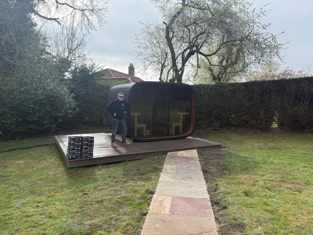 Leil® Round Cube Single Outdoor Sauna 6-8 Person