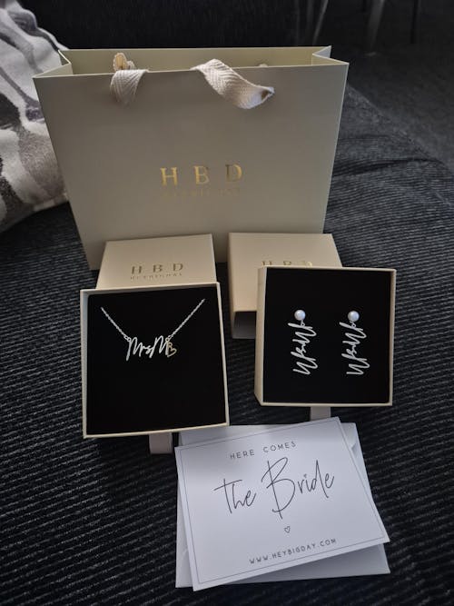 "Mrs" Bride To Be Gift Box Set