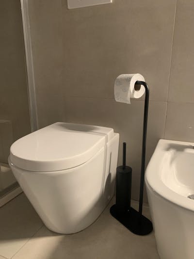 Versilia - Piantana porta rotolo e porta scopino