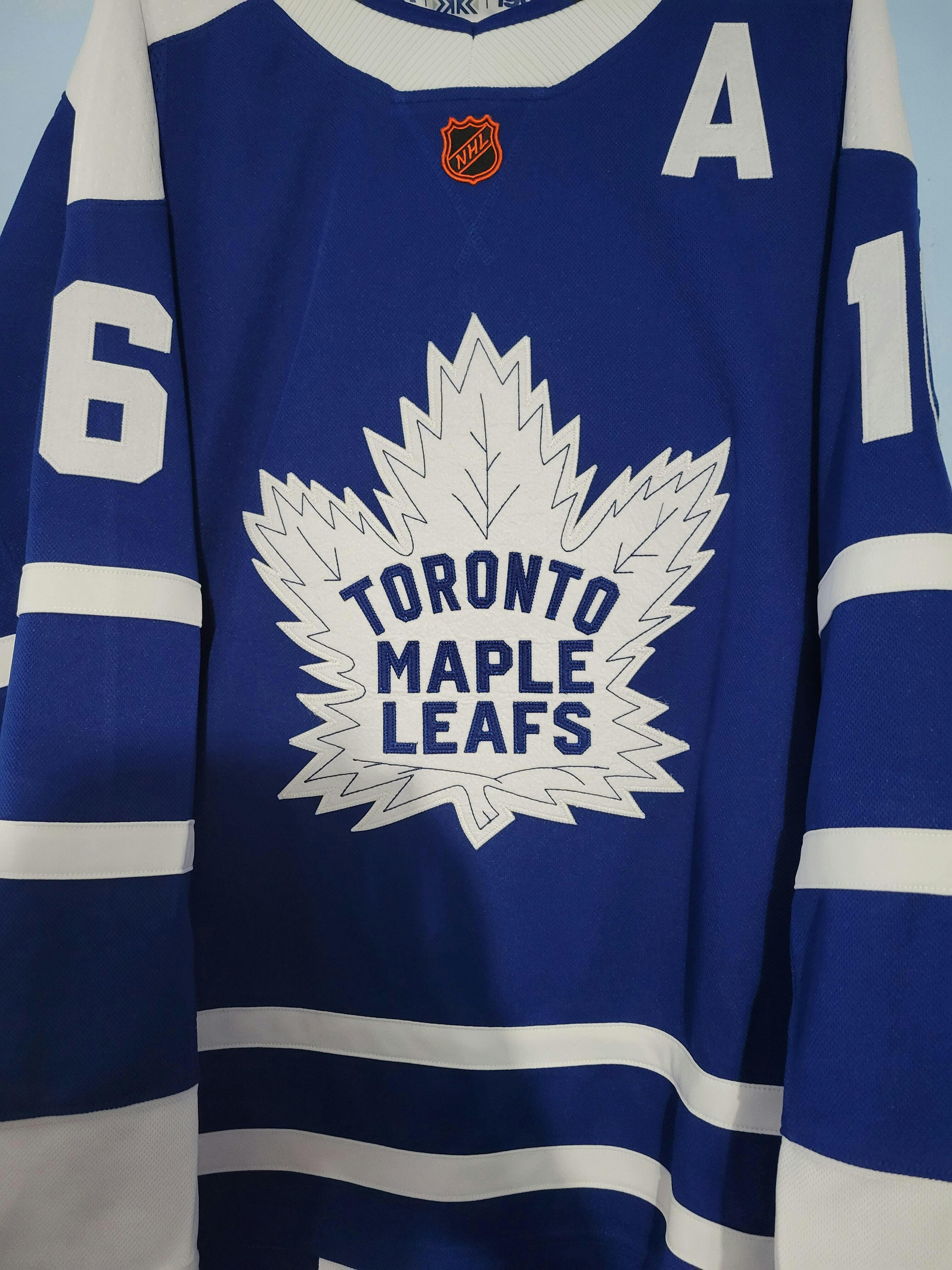 NHL Toronto Maple Leafs Adidas Reverse outlets Retro Jersey Size 50