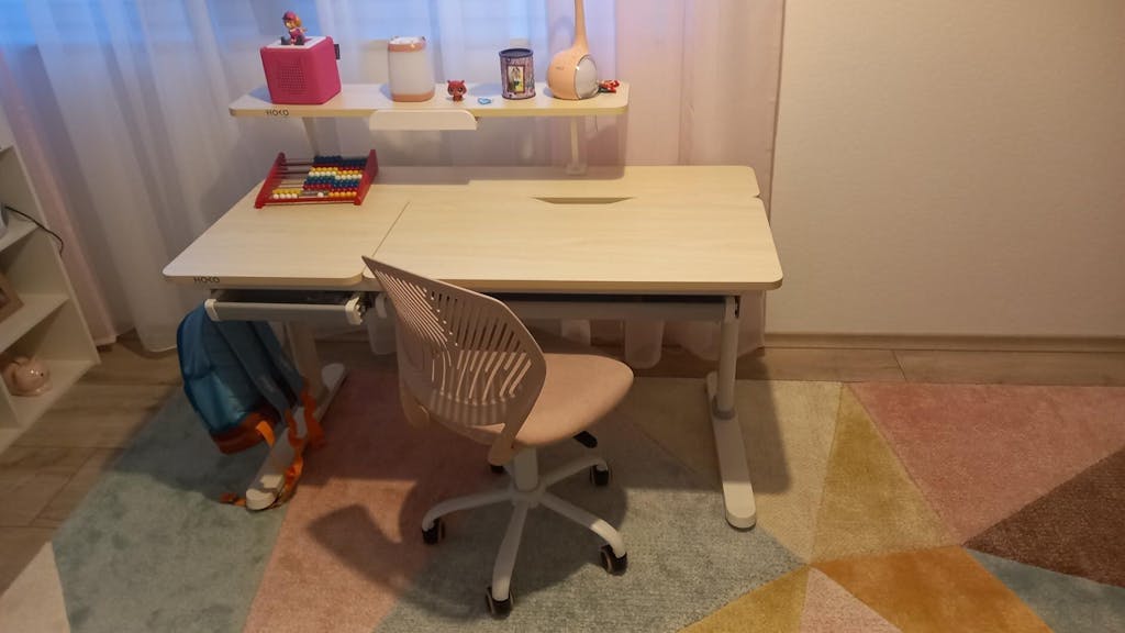 CELIN & ALVO ergonomisches Schreibtisch-SET für Kinder – höhenverstellbar, neigbare Tischplatte, mit Buchhalter, Holz Optik, 120x60 cm