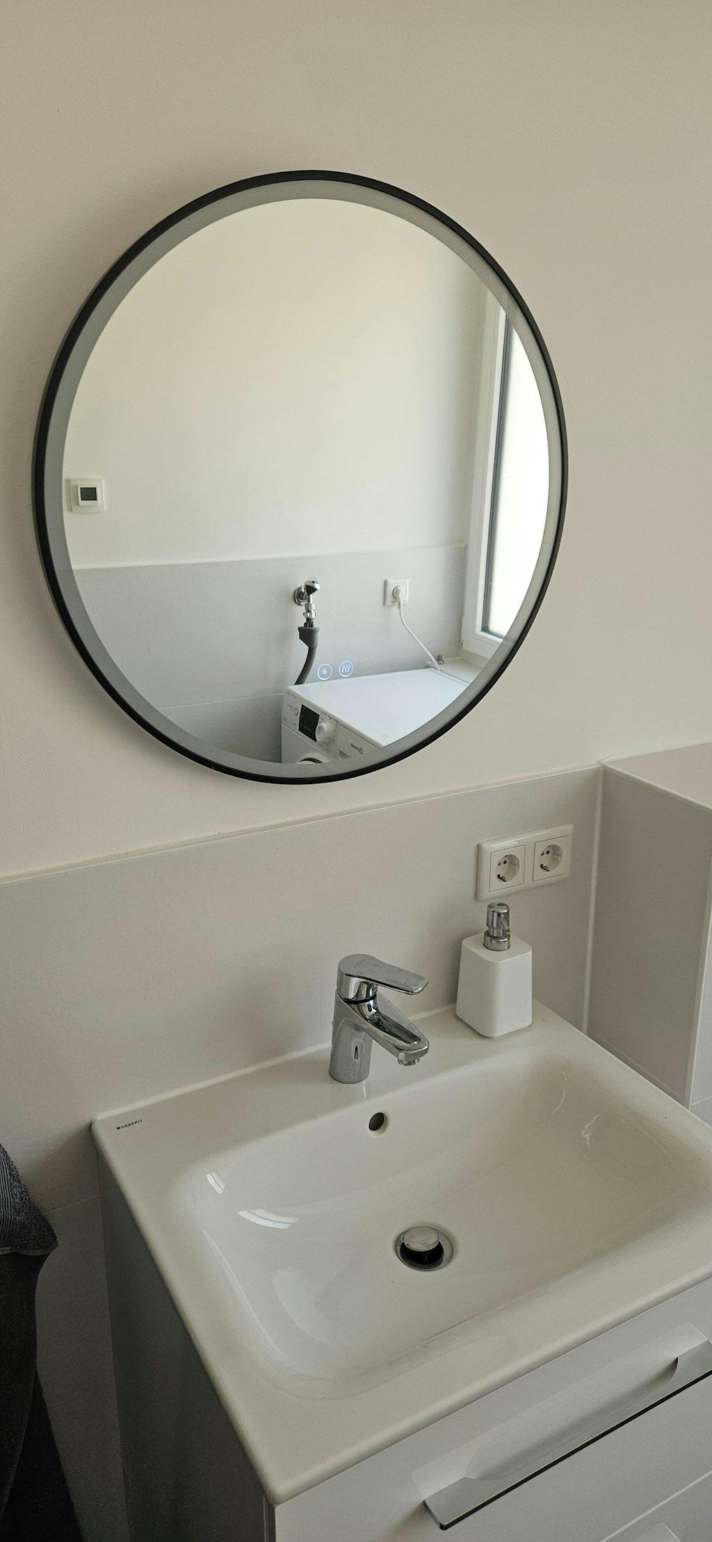 ANTIBESCHLAG runder Badespiegel mit  Beleuchtung  mit Schwarz Metall RAHMEN