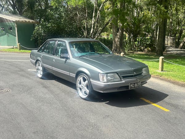 BONNET ROD HINGE for VB VC VH VK VN VG