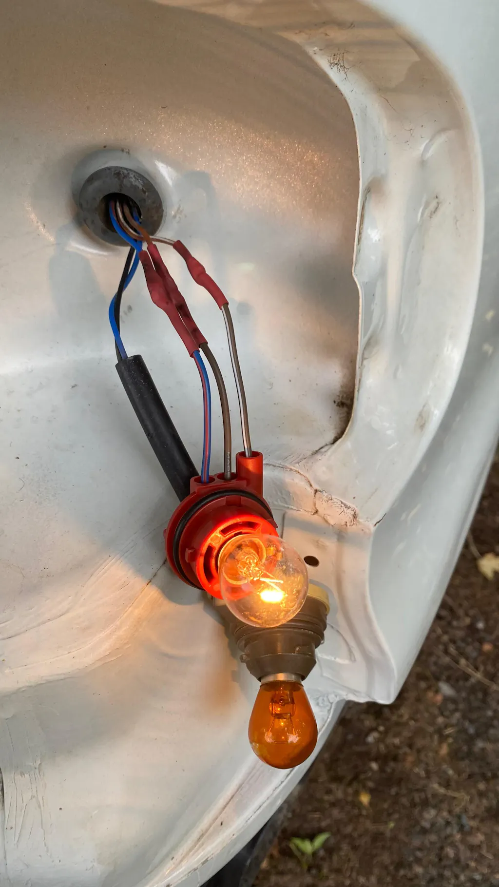 TAIL LIGHT GLOBE SOCKET  (DUAL CONTACT) for VT VX