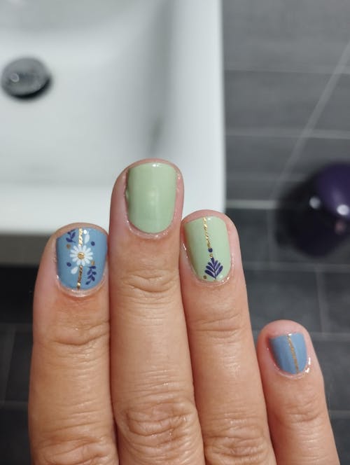 Hippy Chic - Holy Classics (Non-UV Nail Wraps)