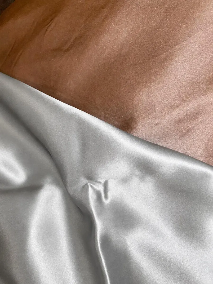 Customer photo of silk pillowcases