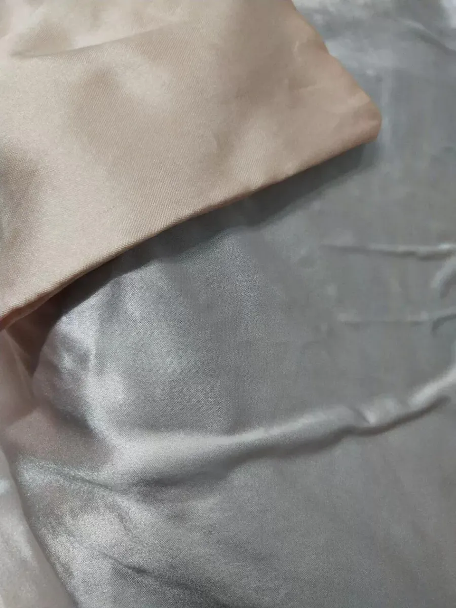 Customer photo comparing silk pillowcase colors