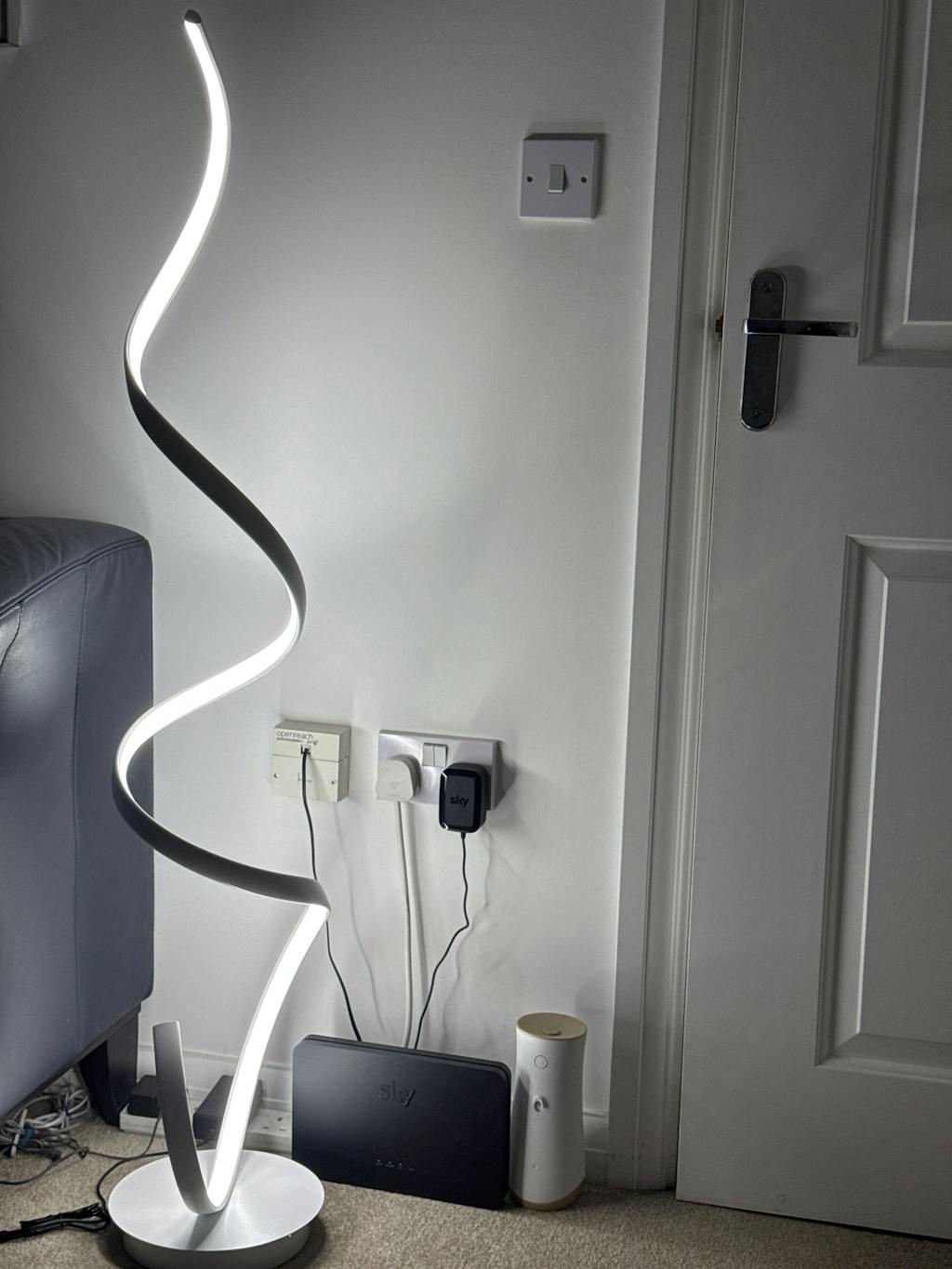 131m H White Metal Minimalist LED Spiral Floor Lamp