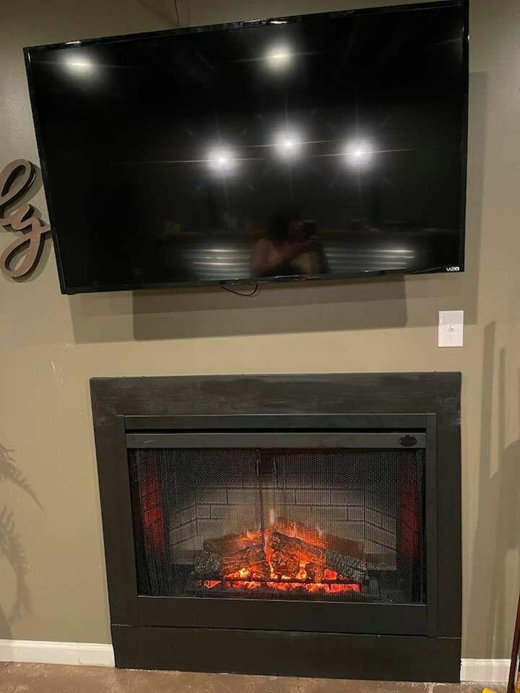 Dimplex Driftwood & River Rock Accessory Kit for 50" Linear Fireplace