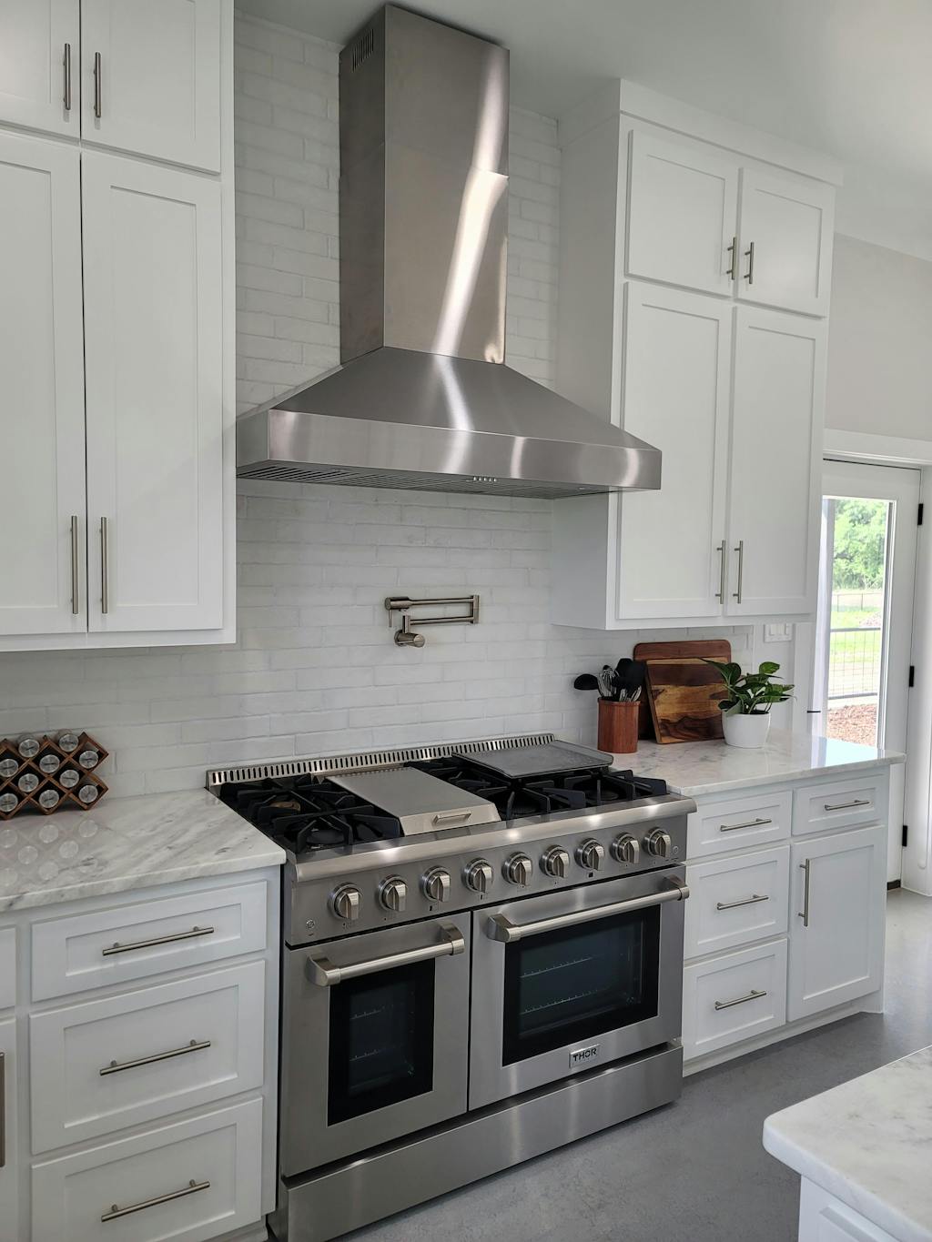 Thor Kitchen 24Inch Microwave Drawer in Stainless Steel (TMD2401)