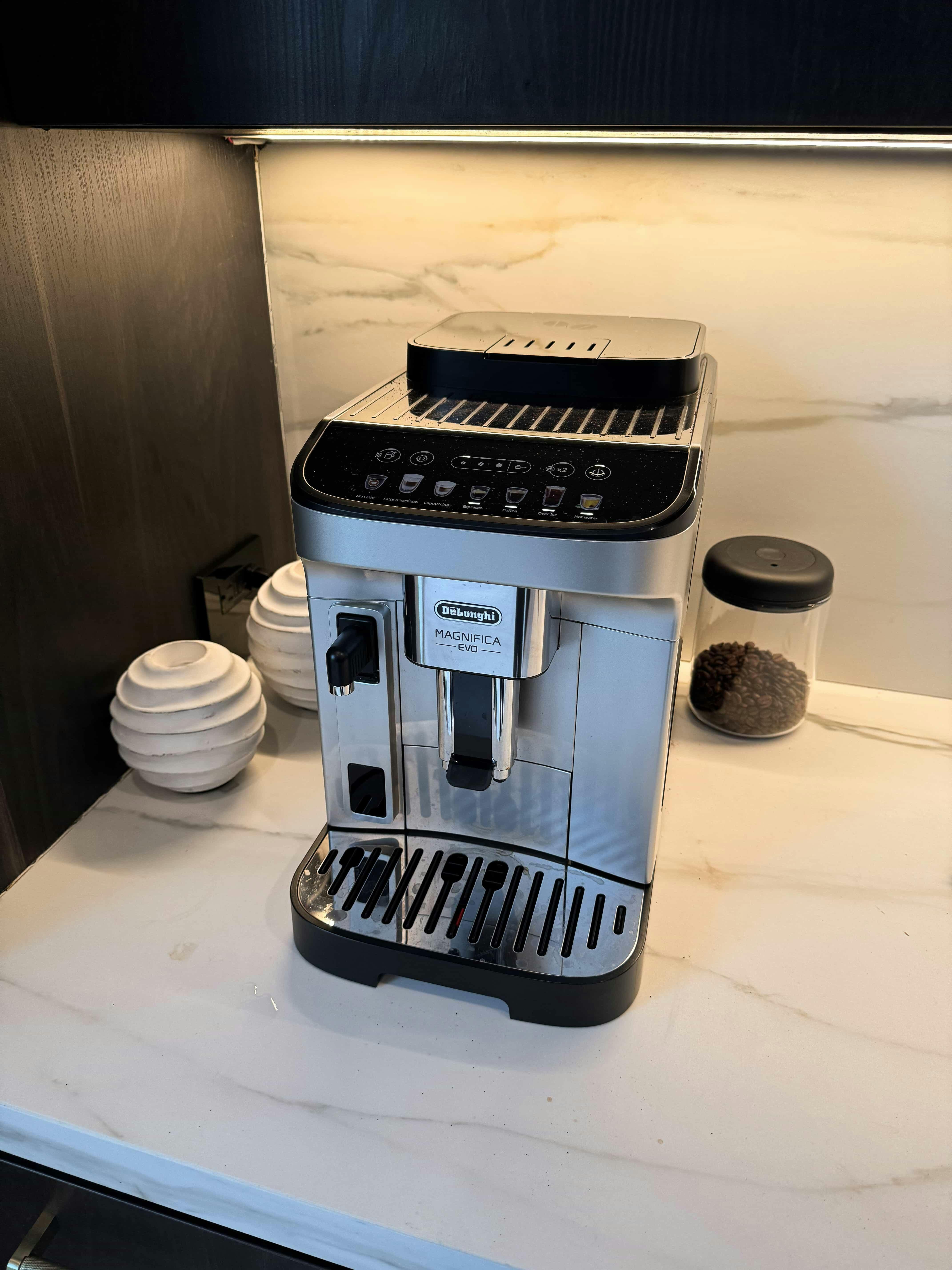 De'Longhi Magnifica Evo Coffee And Espresso Machine (ECAM29043SB)