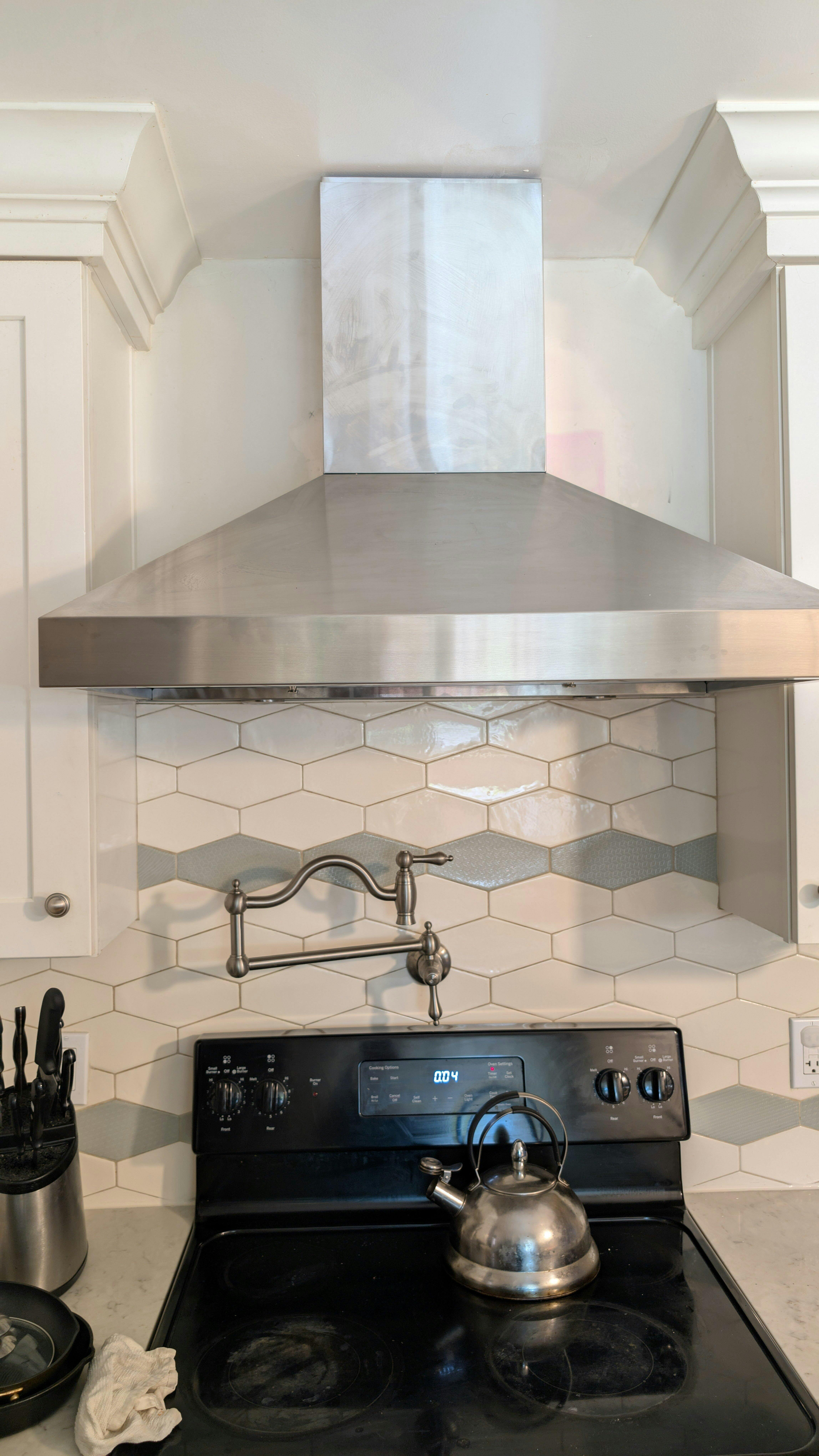 Victory 21-Inch 600 CFM Insert Range Hood with 4-Speed Push Button in