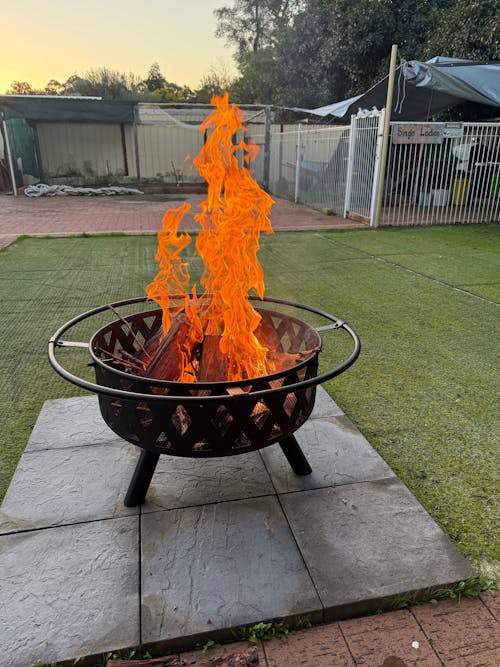 Fire Pit (82cm) 2-in-1 BBQ Grill