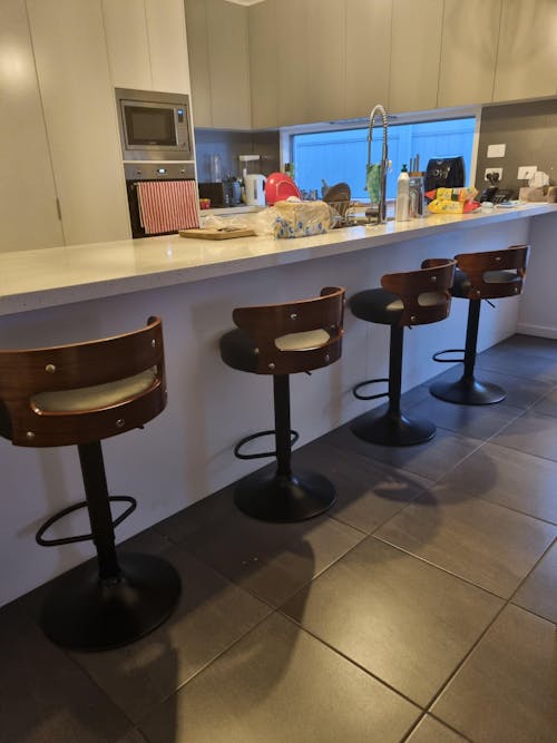 Wesley (Set of 4) Curved Back Bar Stools - Black