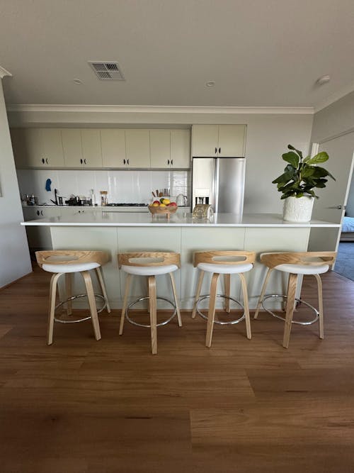 Cedar (Set of 4) Bar Stools 64cm - White & Oak