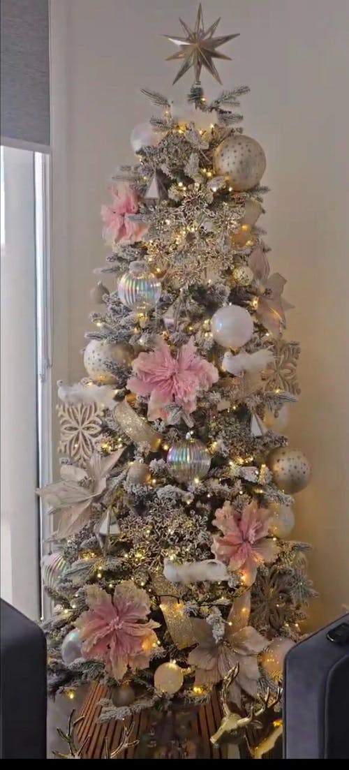 7FT Heavy Snow Pre-lit Pencil Christmas Tree - 860 Tips