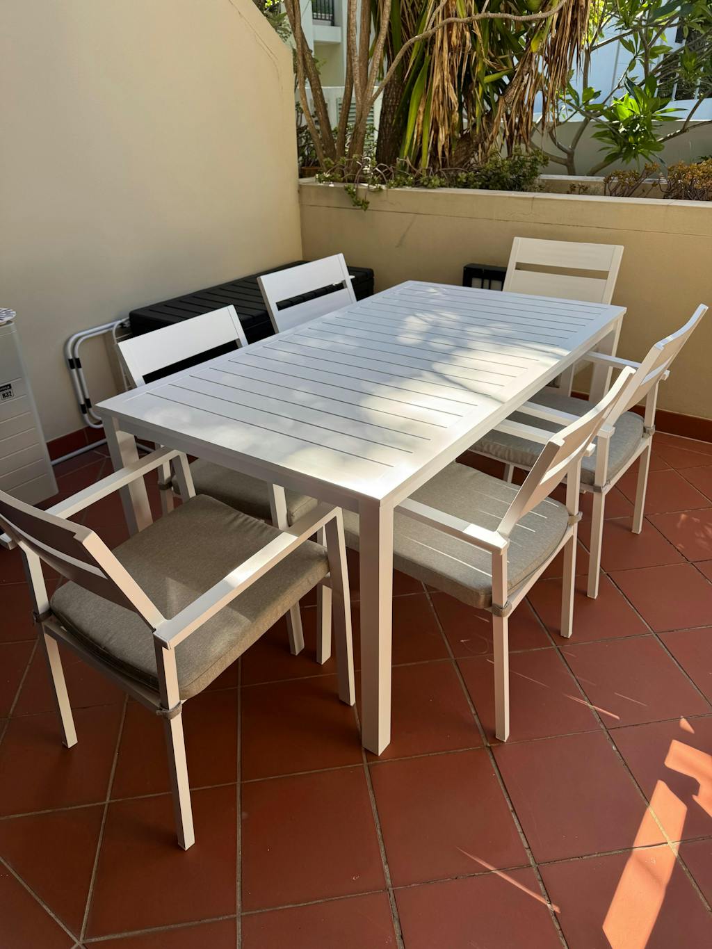 6-Seat Aluminium Outdoor Dining Set - White