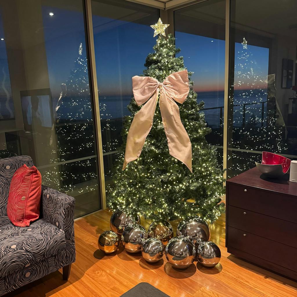 7FT Extra Full Pre-lit LED Christmas Tree - 1250 Tips