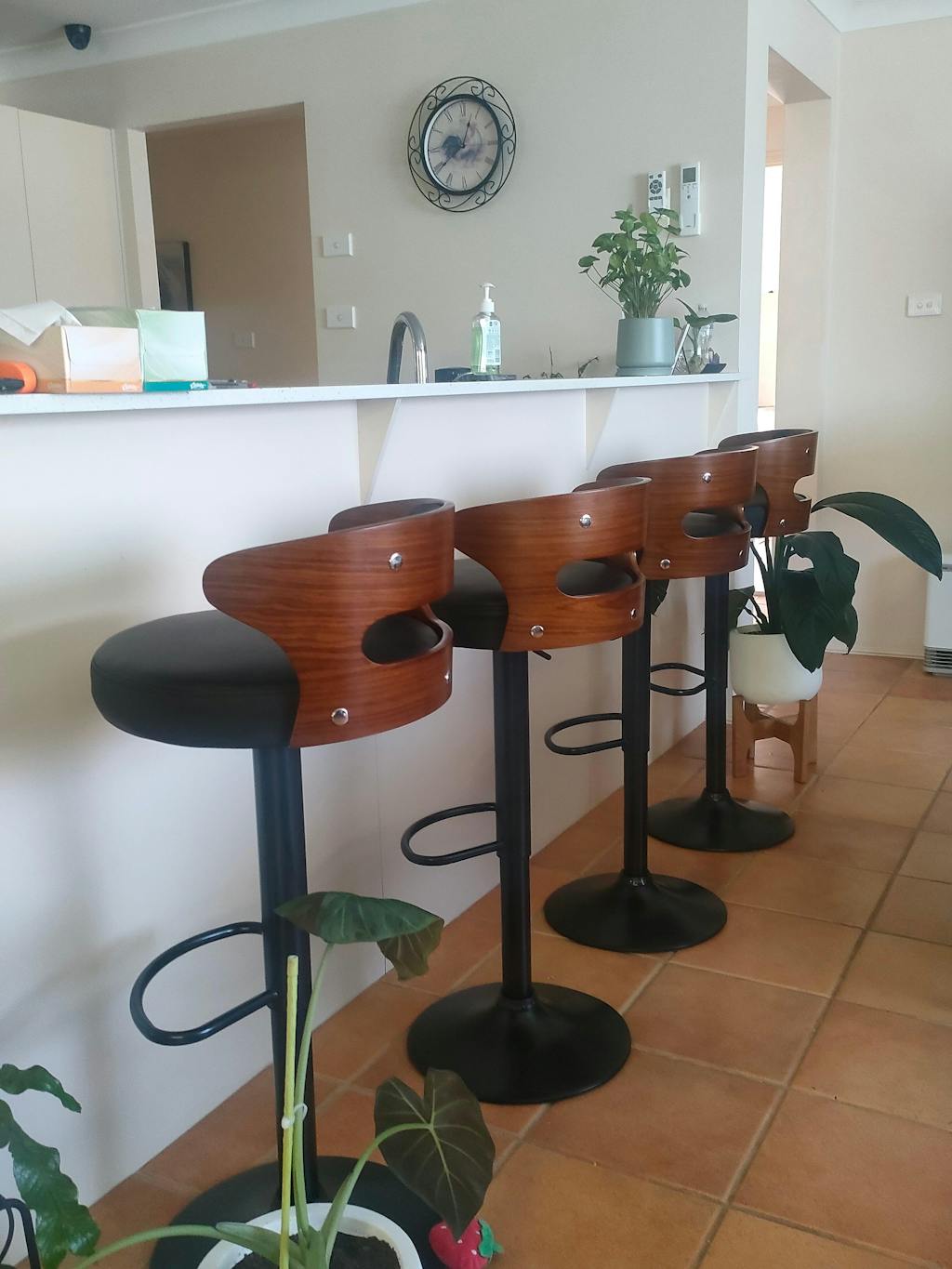 Wesley (Set of 2) Curved Back Bar Stools - Black