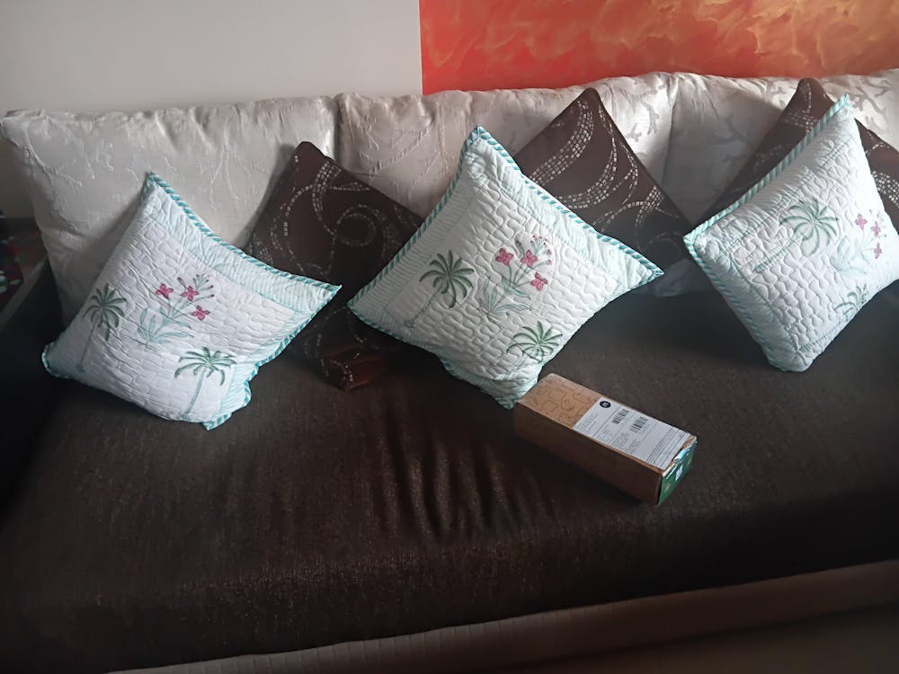 Ombre Tulip - Quilted Cushion Cover