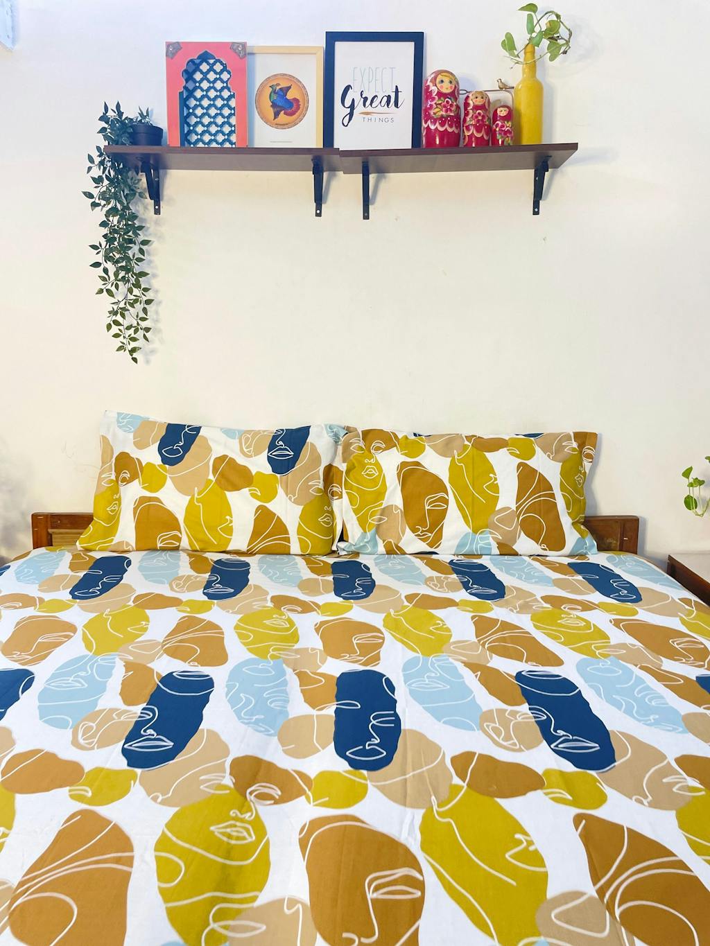 Imprimer Faces of Color - Fitted Sheet